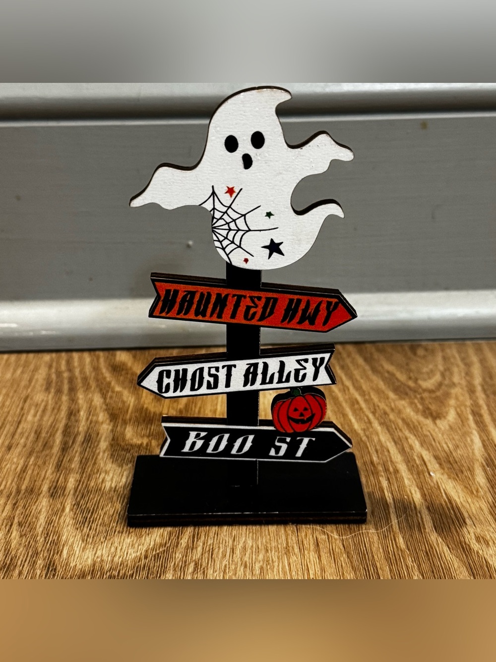Halloween Ghost Alley Wooden Sign - White Ghost, Black Base
